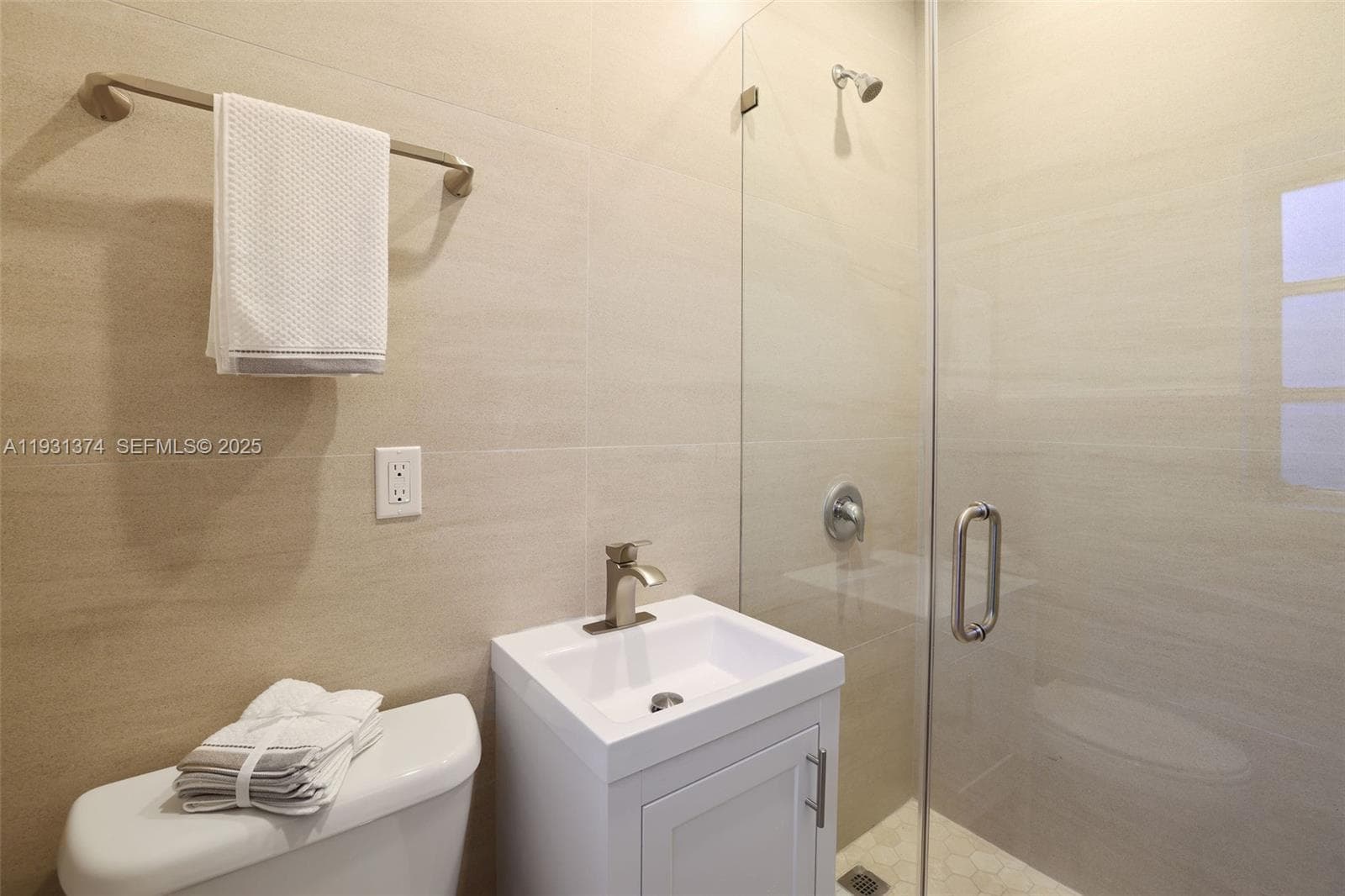 3760 Royal Palm Ave, Miami Beach FL 33140 — 33