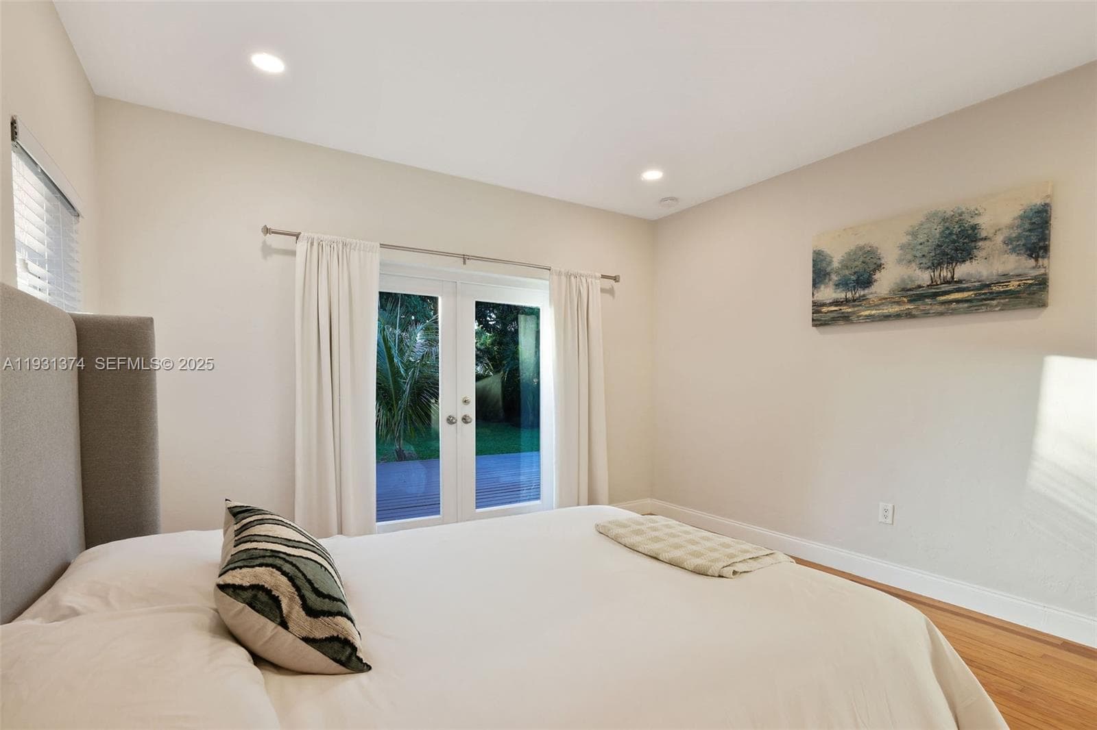 3760 Royal Palm Ave, Miami Beach FL 33140 — 25