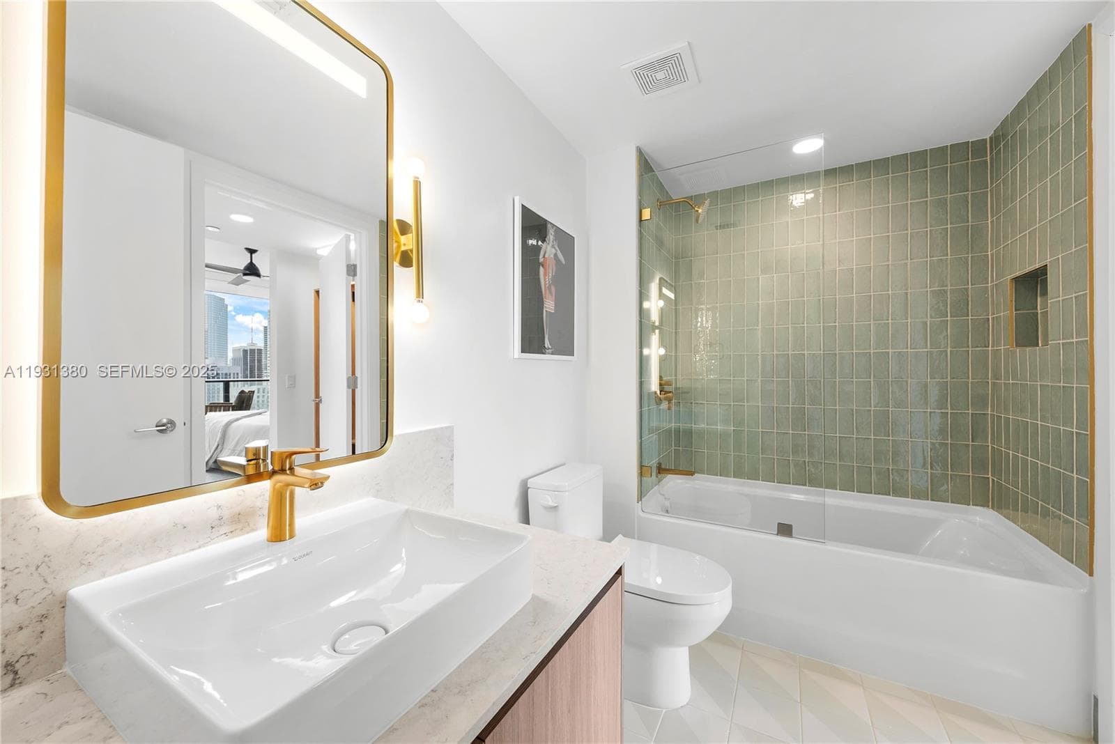 159 NE 6th St # 2608, Miami FL 33132 — 10