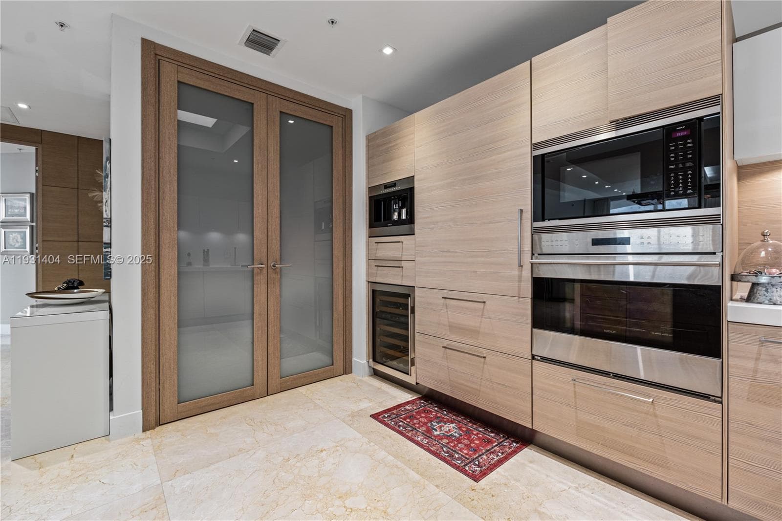 17301 Biscayne Blvd # 5, North Miami Beach FL 33160 — 8