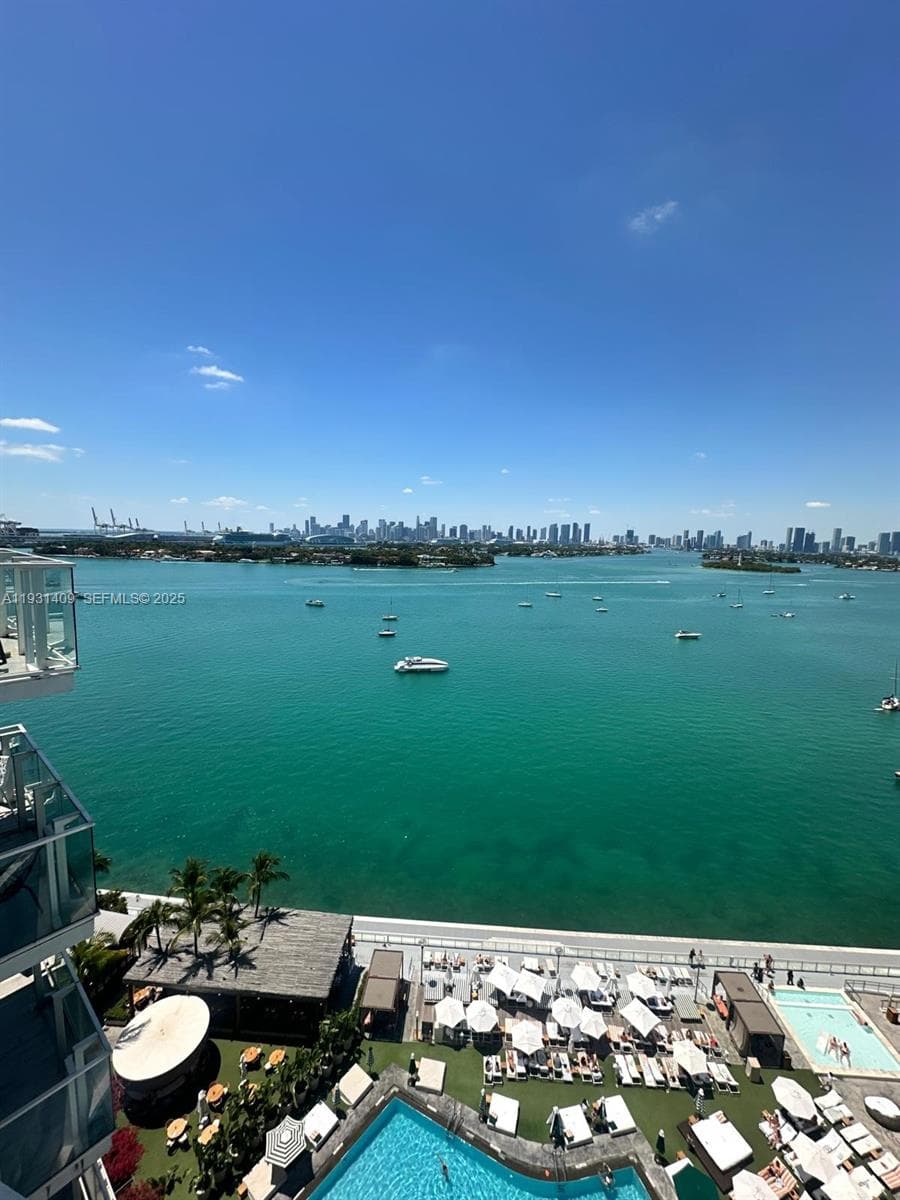 1100 West Ave # 1606, Miami Beach FL 33139 — 2