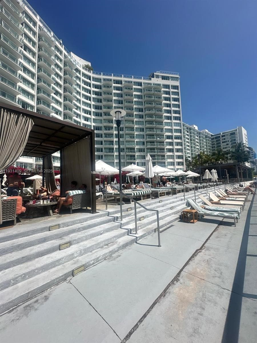 1100 West Ave # 1606, Miami Beach FL 33139 — 1