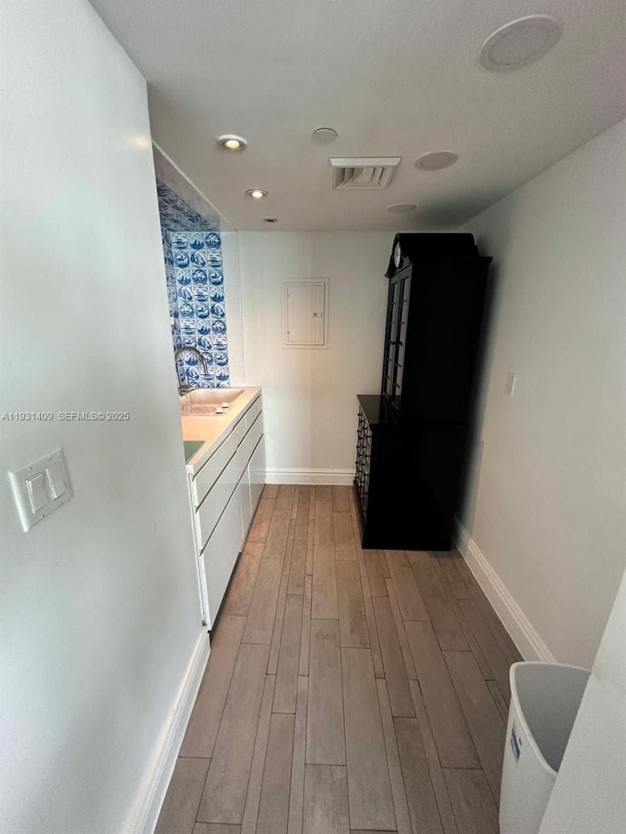 1100 West Ave # 1606, Miami Beach FL 33139 — 8