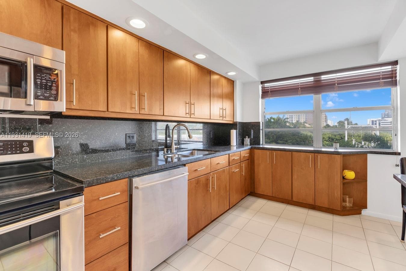 2801 NE 183 ST # 301W, Aventura FL 33160 — 8
