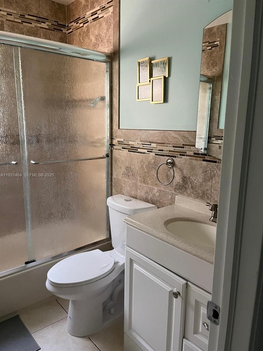 2737 NW 13th Ave, Miami FL 33142 — 17