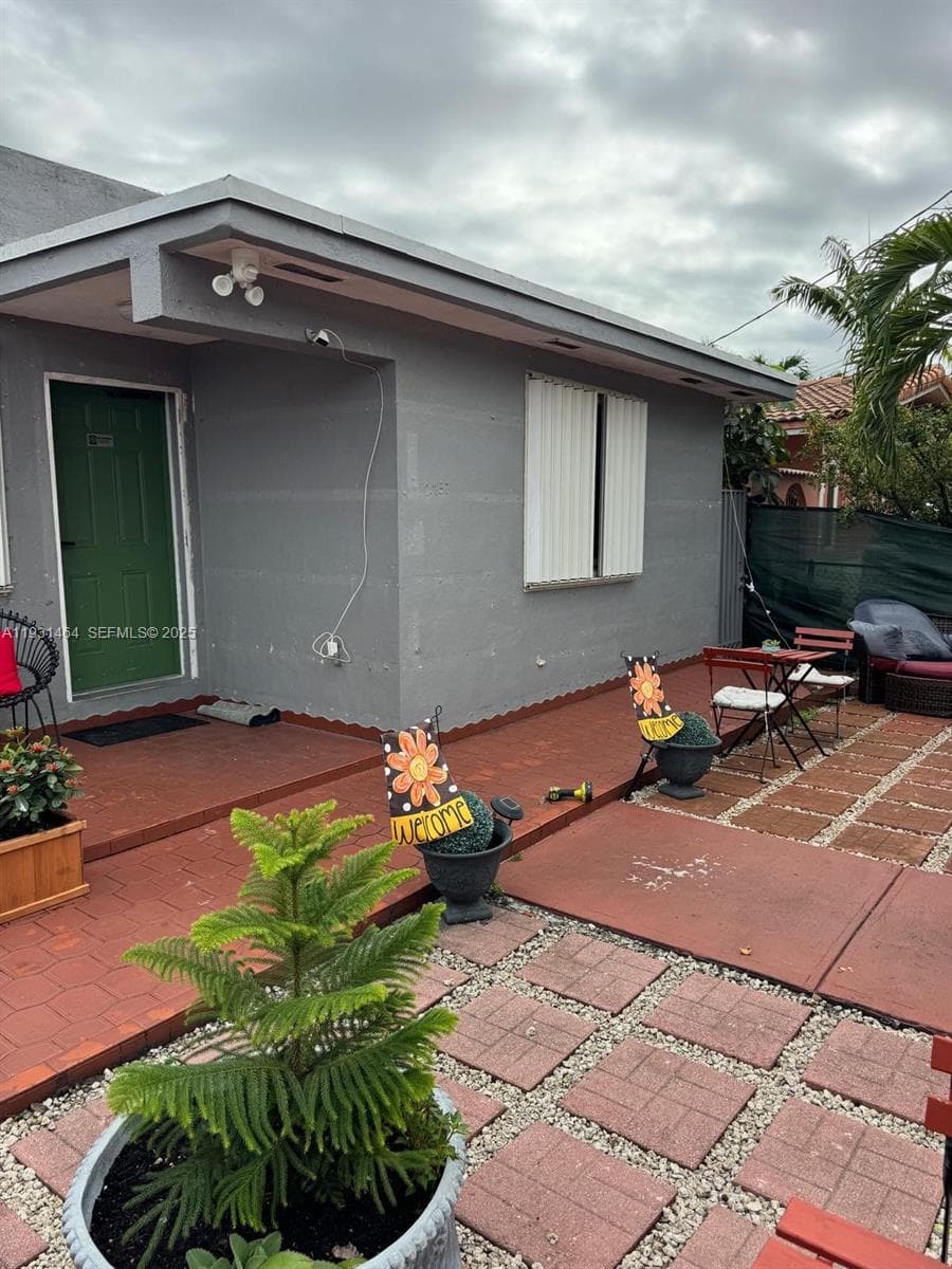 2737 NW 13th Ave, Miami FL 33142 — 5