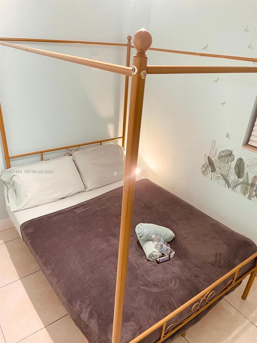 2737 NW 13th Ave, Miami FL 33142 — 20