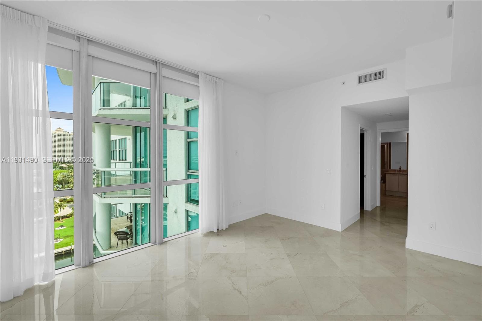 3131 NE 188th St # 1005, Aventura FL 33180 — 27