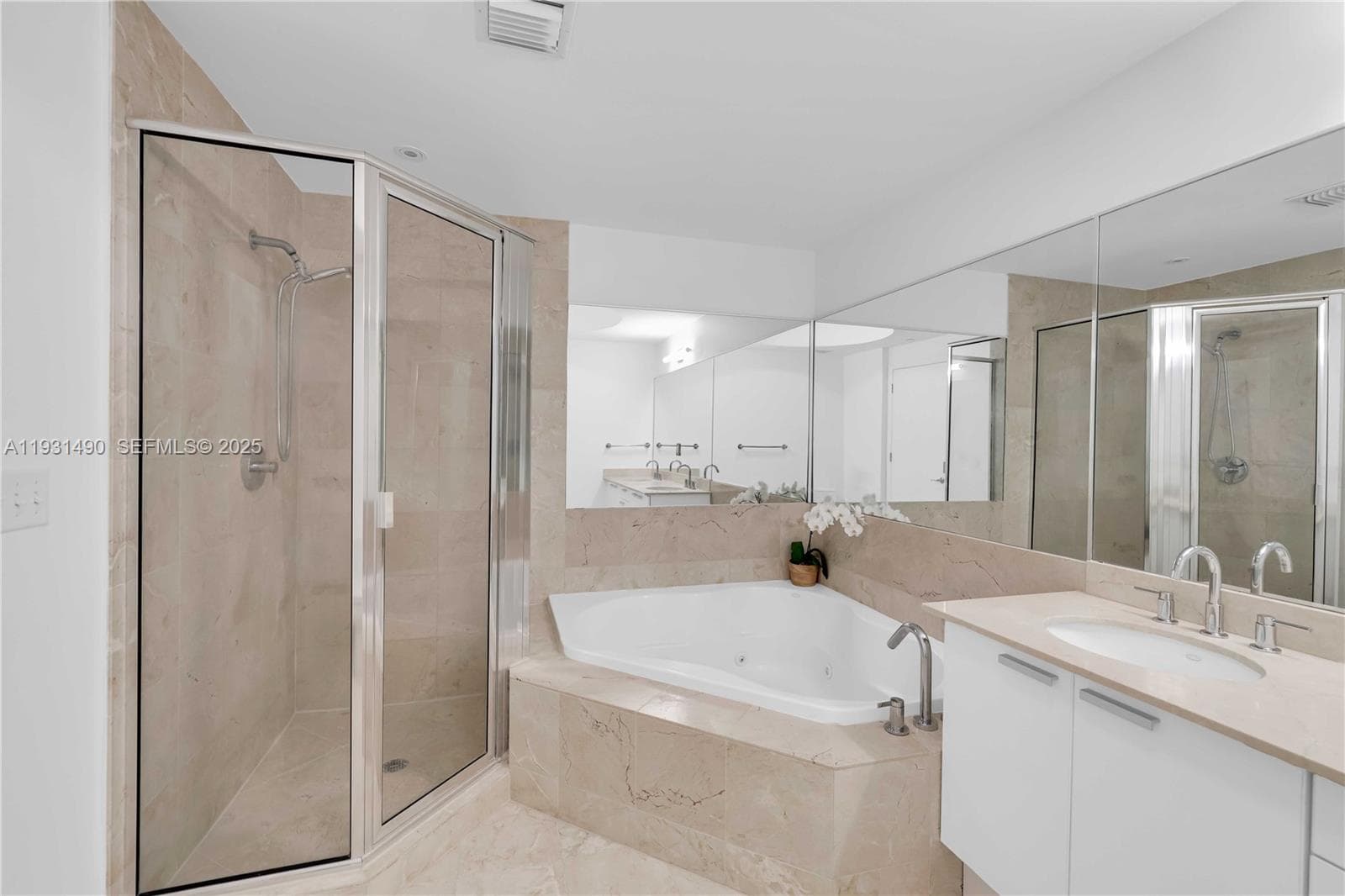 3131 NE 188th St # 1005, Aventura FL 33180 — 32