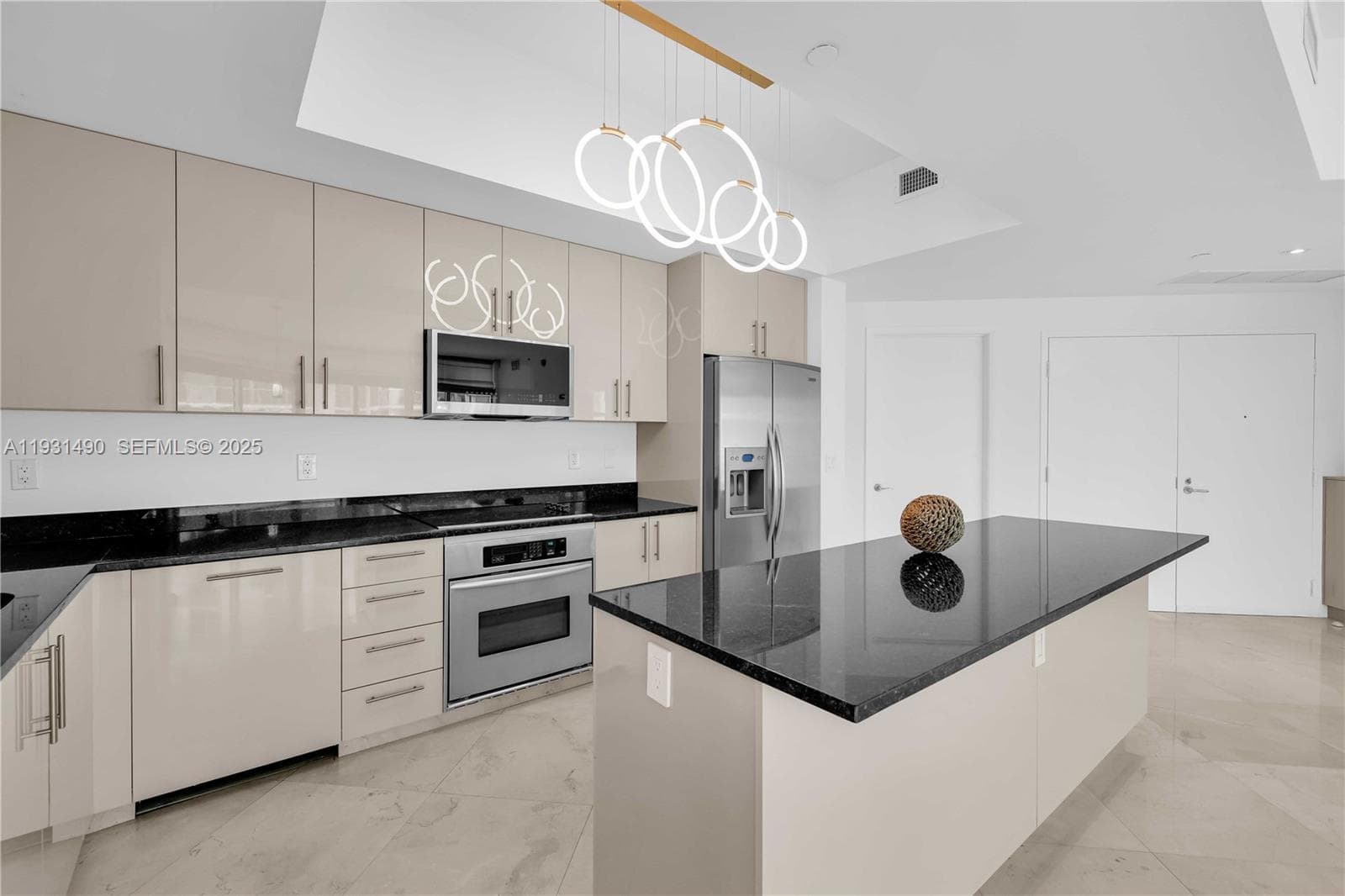 3131 NE 188th St # 1005, Aventura FL 33180 — 11