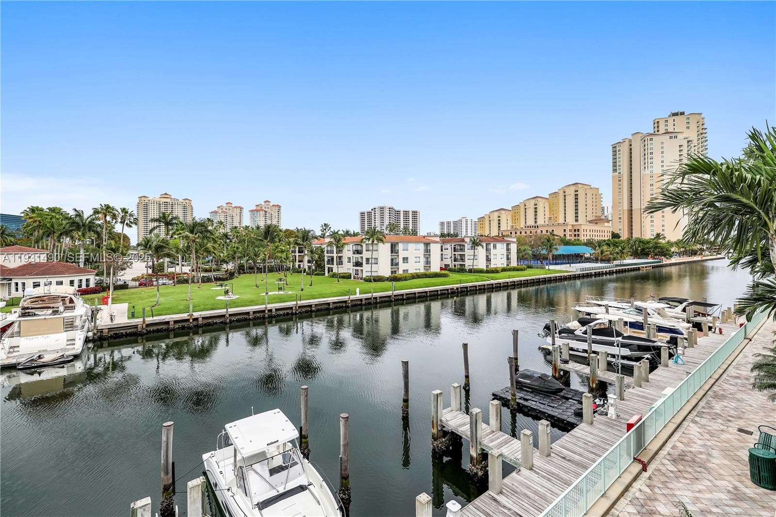 3131 NE 188th St # 1005, Aventura FL 33180 — 40