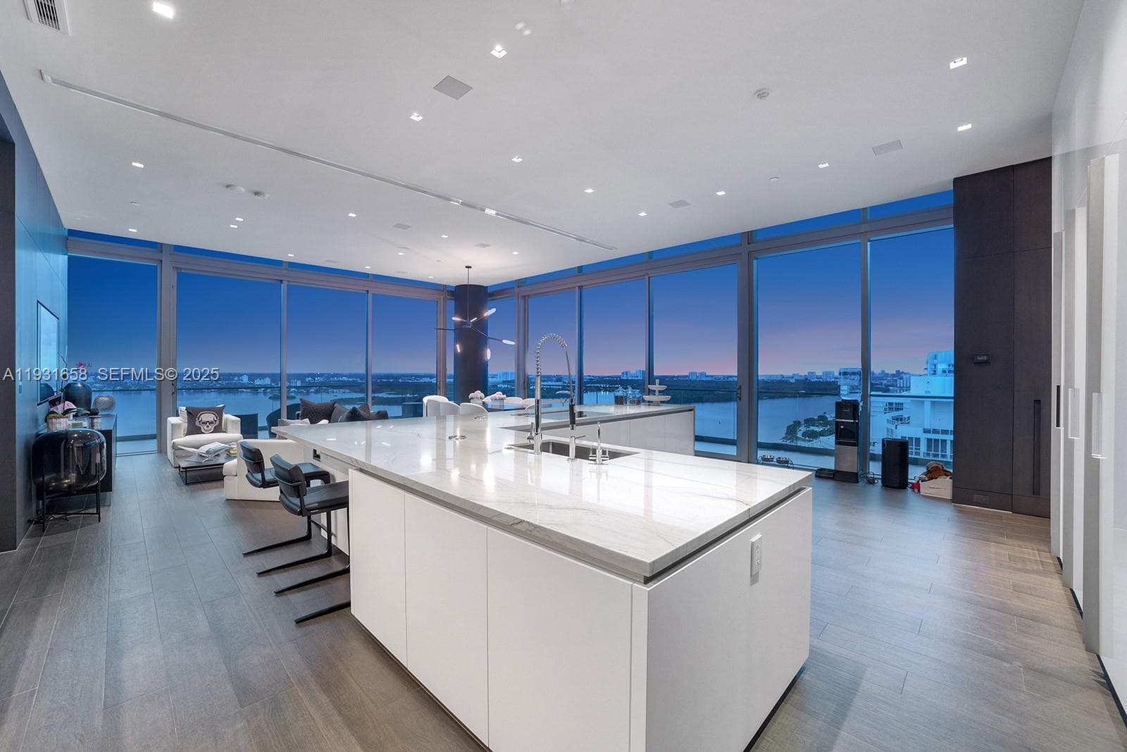10203 Collins Ave # 2801, Bal Harbour FL 33154 — 54