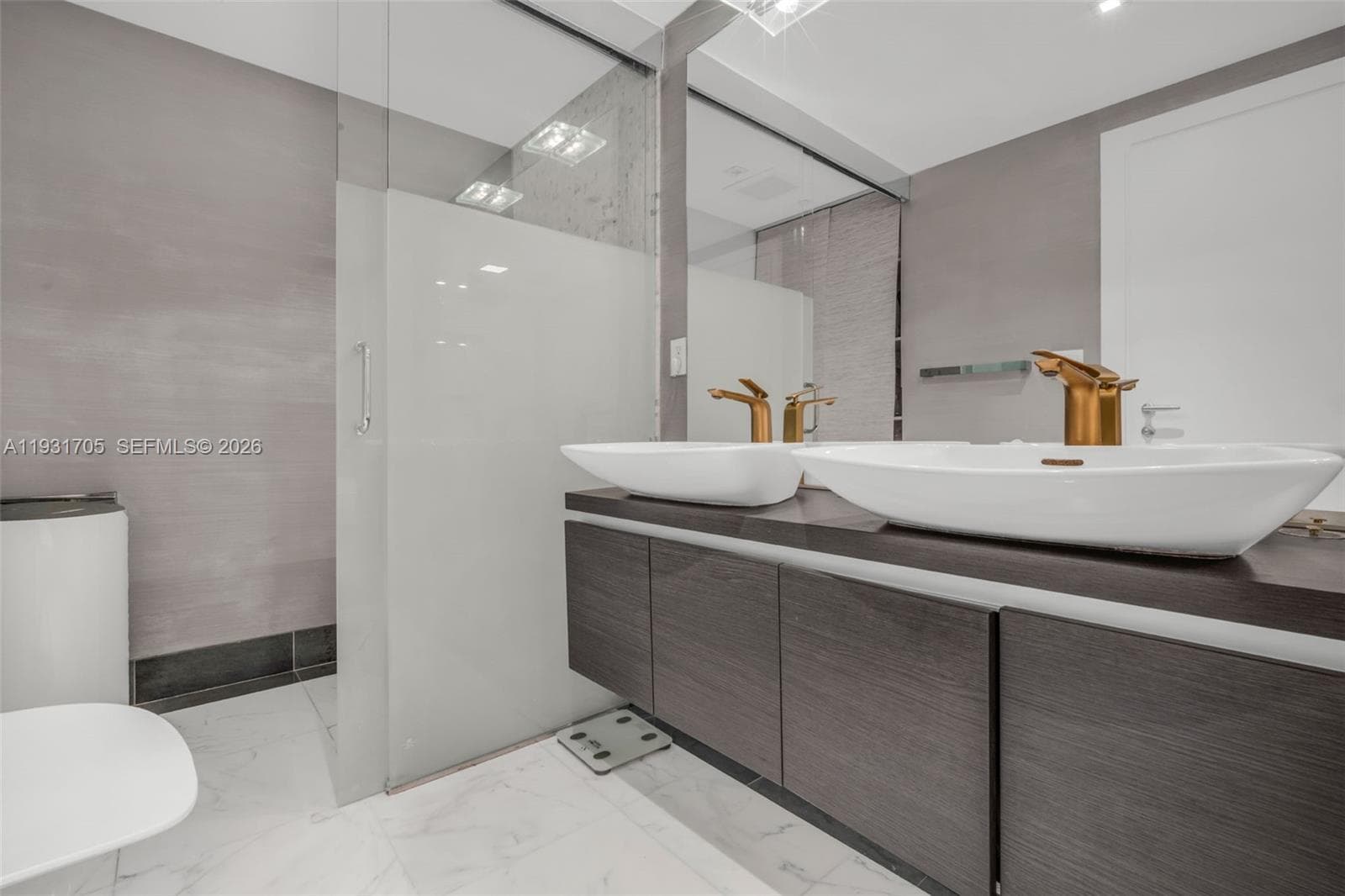 200 Biscayne Boulevard Way # 309, Miami FL 33131 — 23
