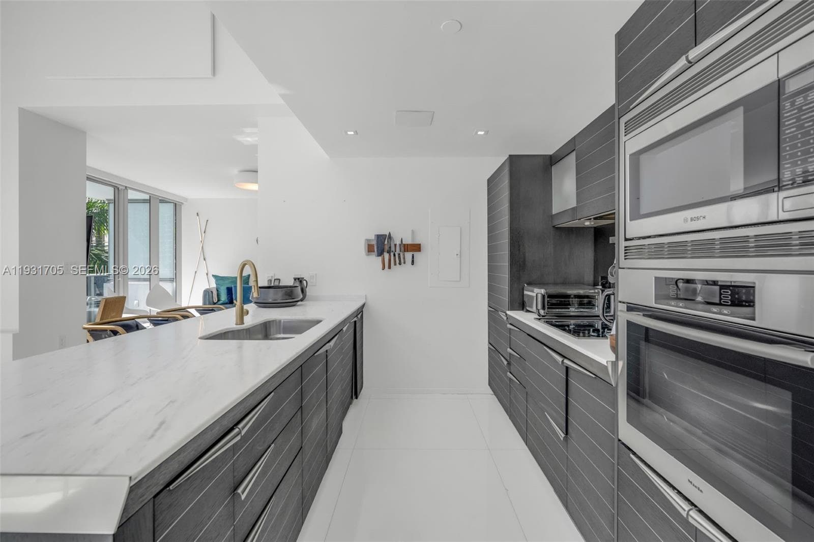 200 Biscayne Boulevard Way # 309, Miami FL 33131 — 10