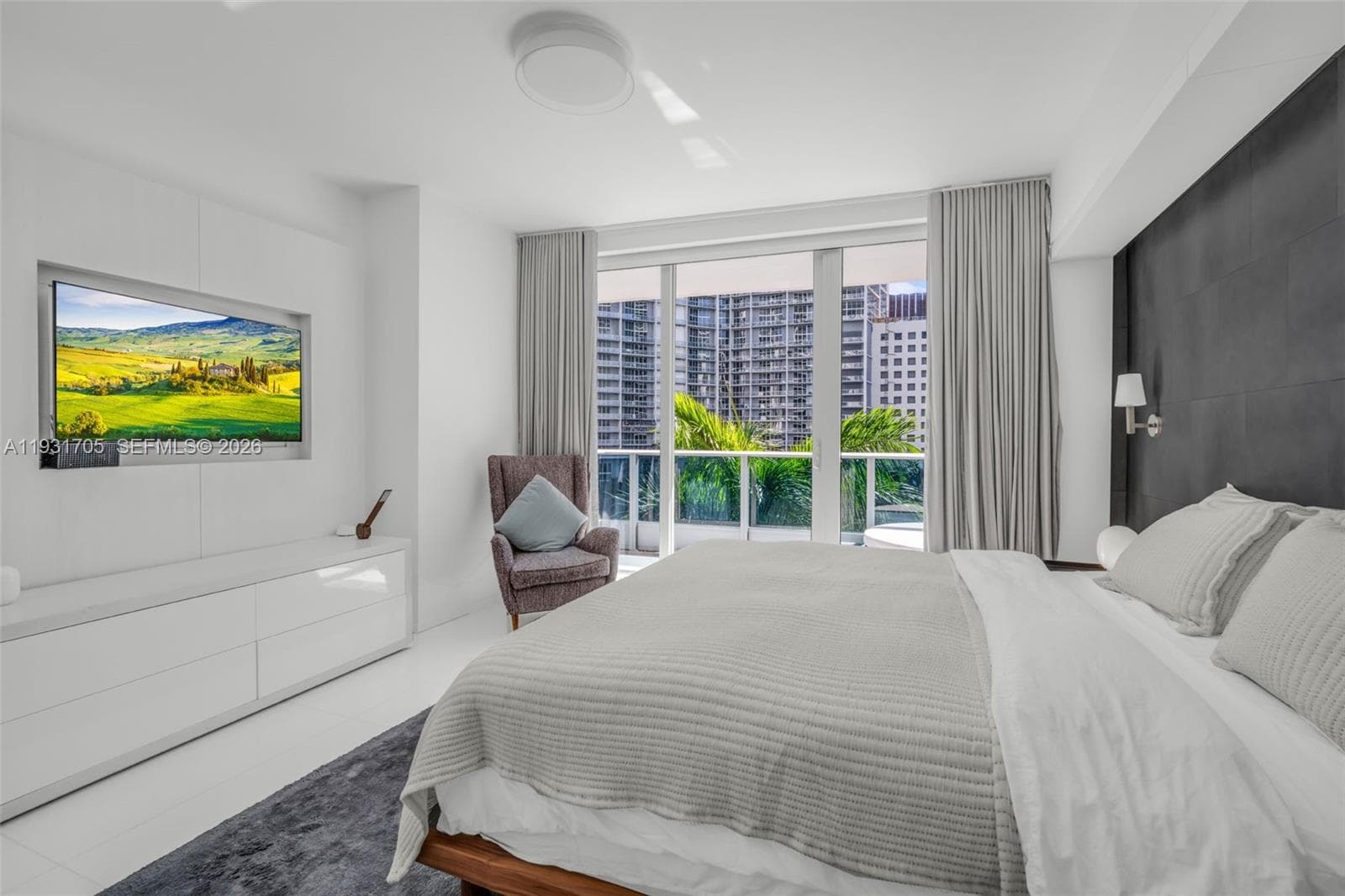 200 Biscayne Boulevard Way # 309, Miami FL 33131 — 18