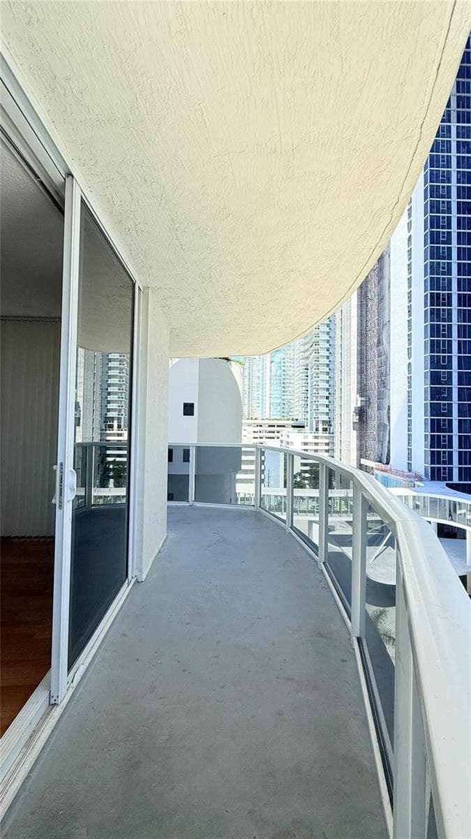 601 NE 23rd Street # 902, Miami FL 33137 — 17