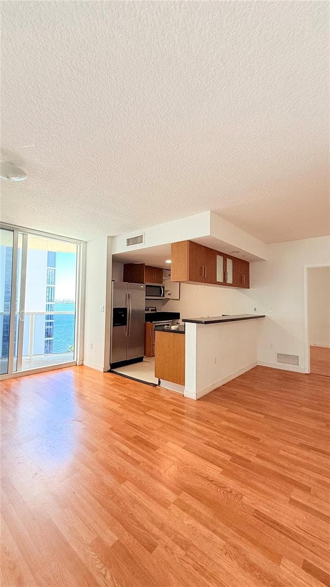 601 NE 23rd Street # 902, Miami FL 33137 — 1