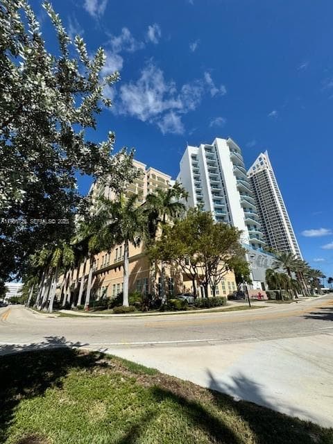 17555 Atlantic Blvd # 1205, Sunny Isles Beach FL 33160 — 18