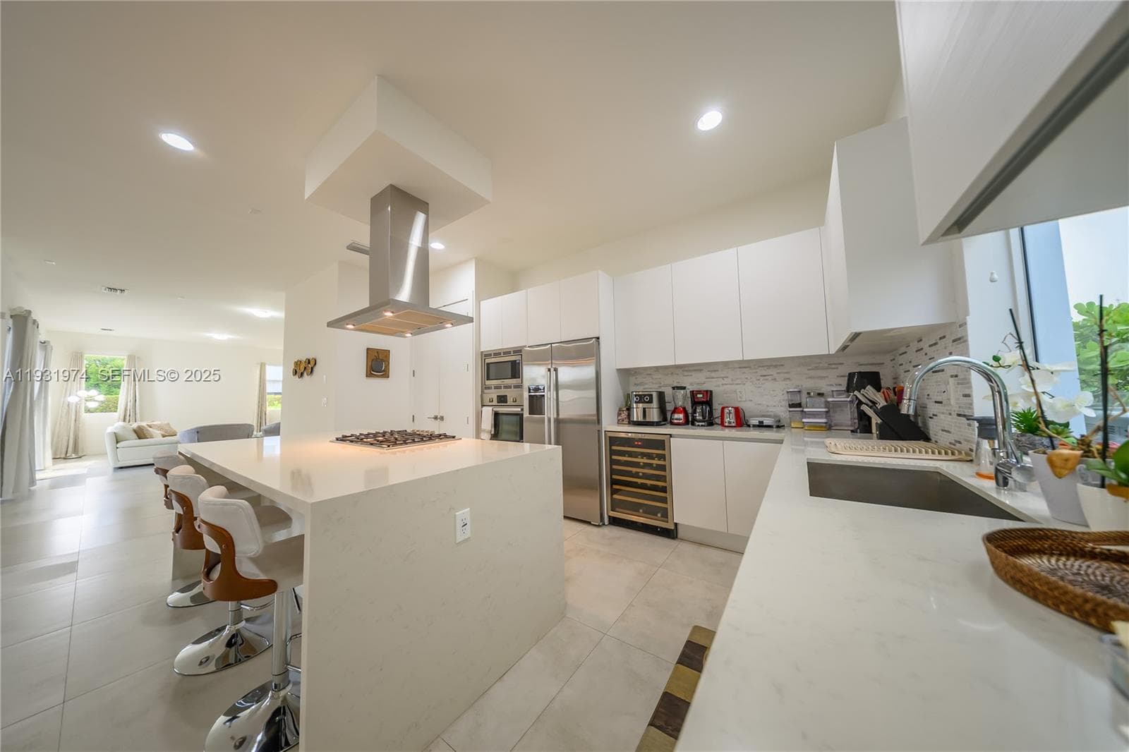 10126 NW 76th Ter, Doral FL 33178 — 12
