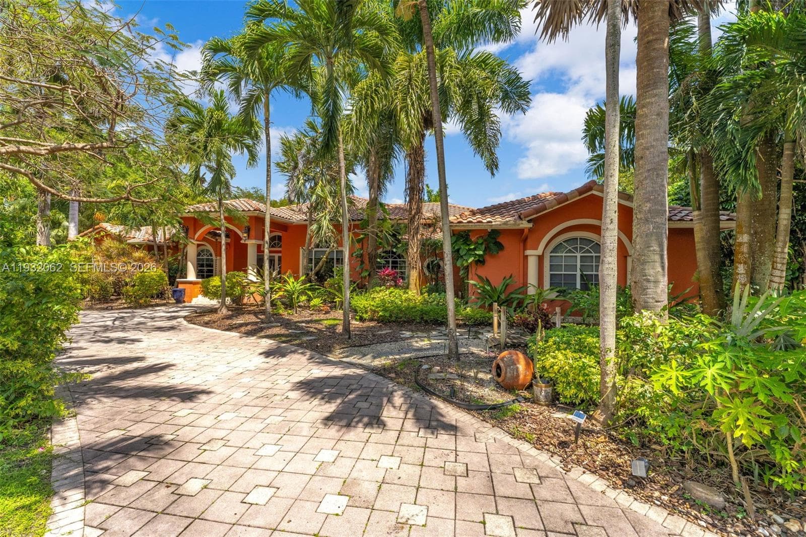 11825 S Mitchell Manor Cir, Pinecrest FL 33156 — 3
