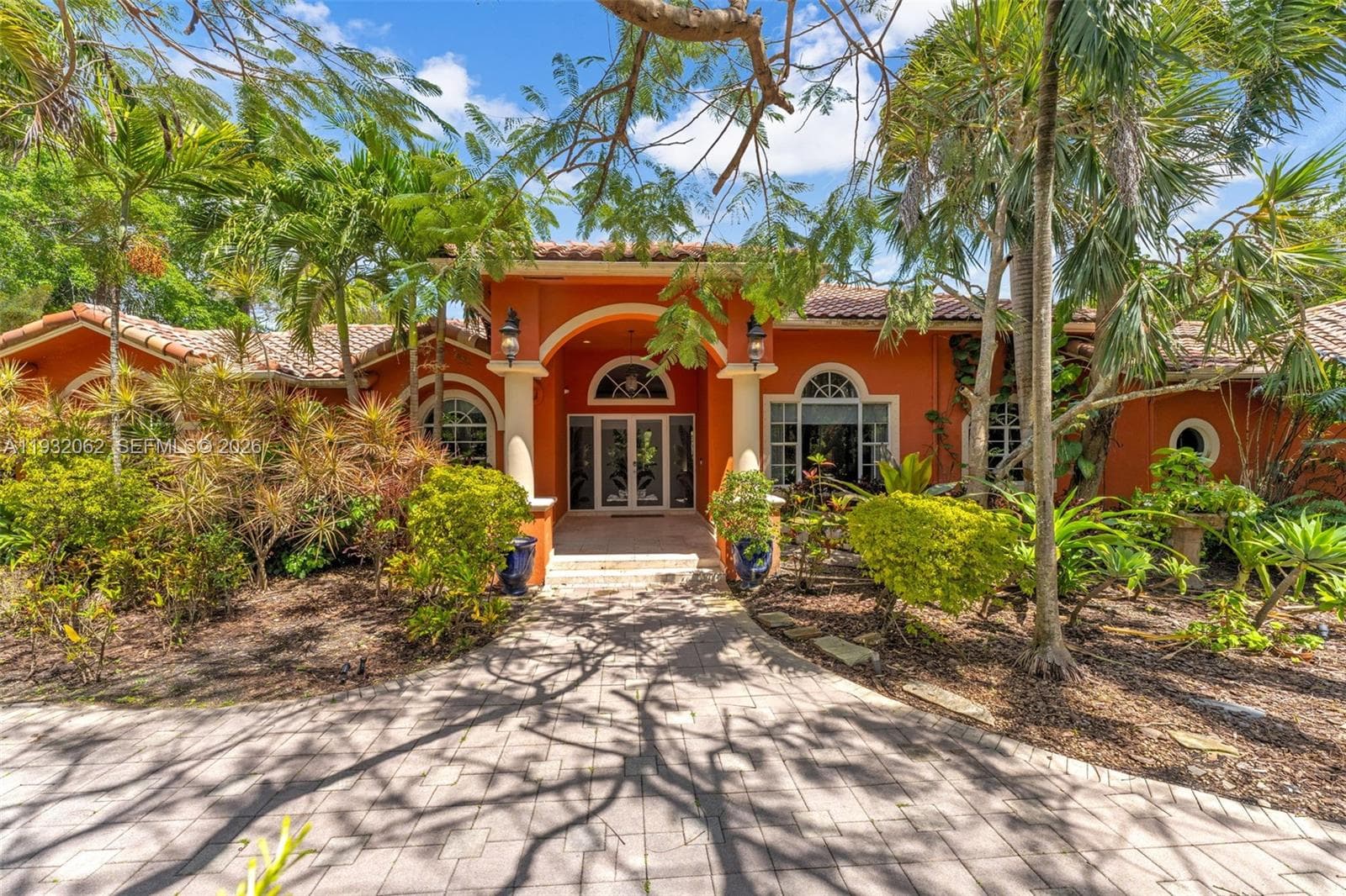 11825 S Mitchell Manor Cir, Pinecrest FL 33156 — 1