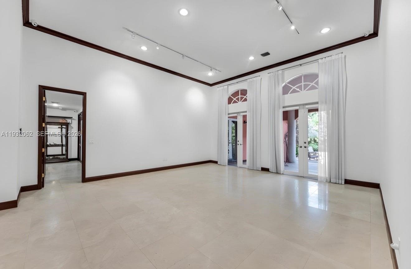 11825 S Mitchell Manor Cir, Pinecrest FL 33156 — 19