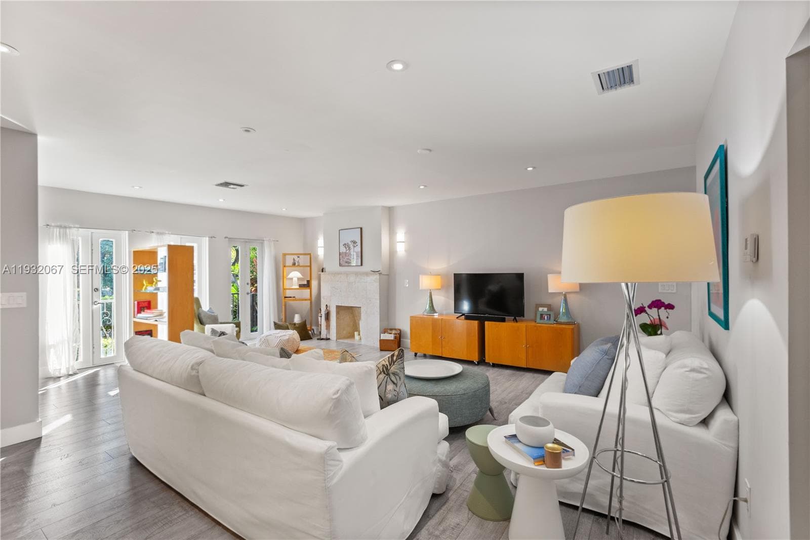 737 Alhambra Cir, Coral Gables FL 33134 — 17