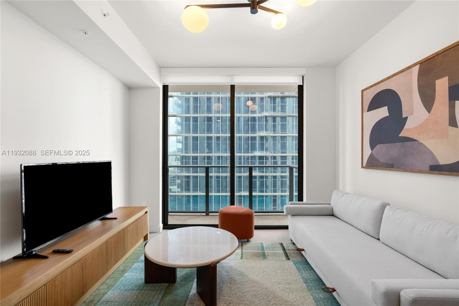 11 NE 6th St # 2005, Miami FL 33132 — 2