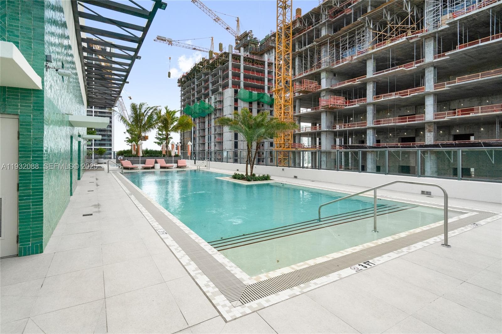 11 NE 6th St # 2005, Miami FL 33132 — 32