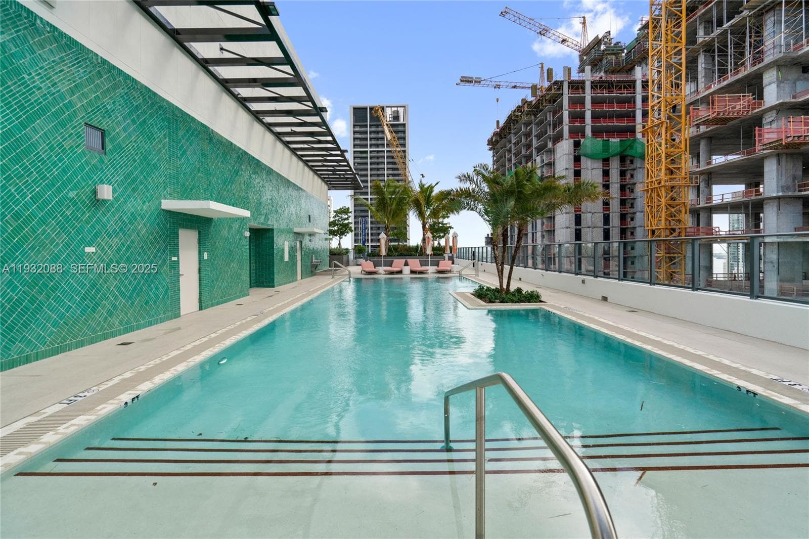 11 NE 6th St # 2005, Miami FL 33132 — 33