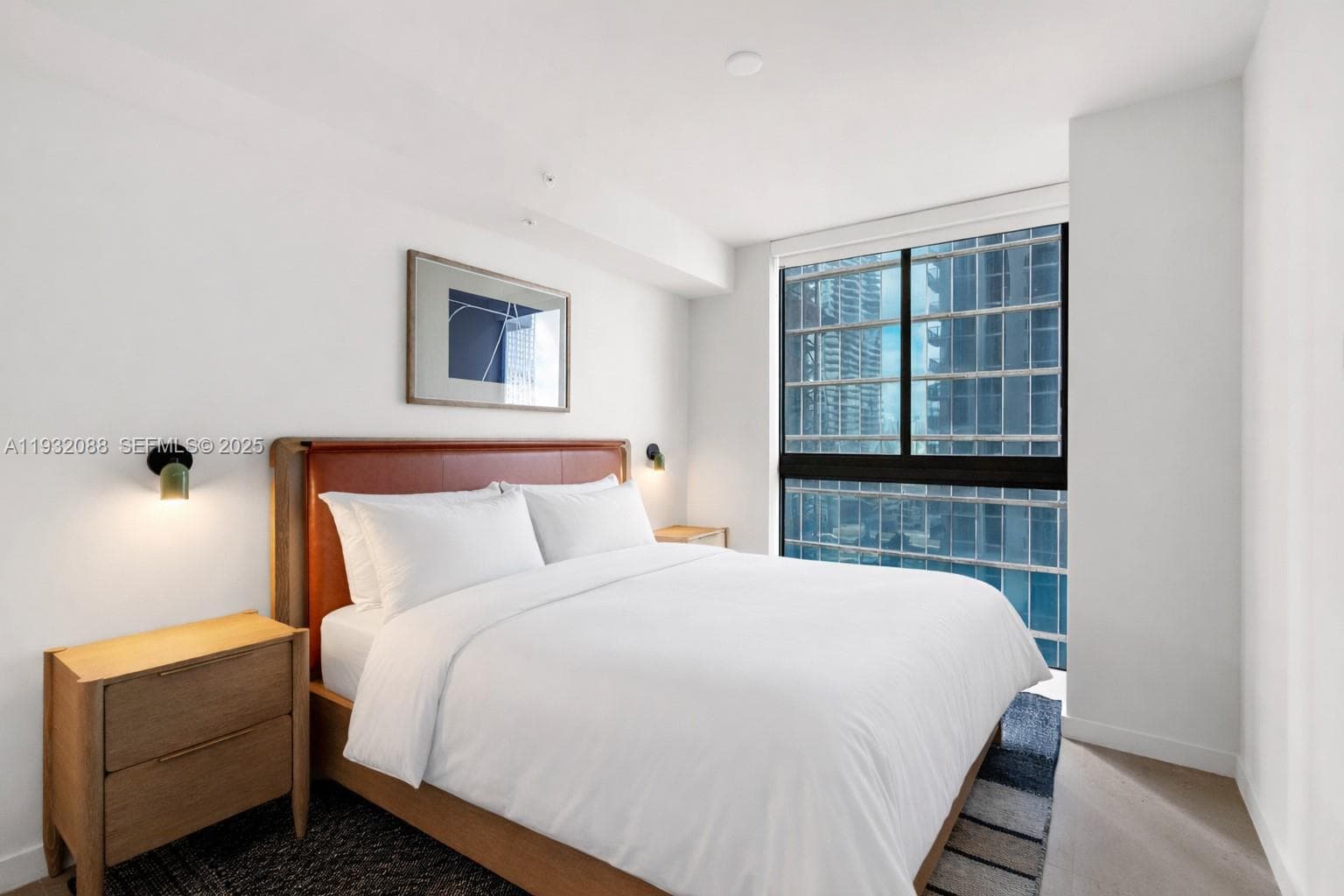 11 NE 6th St # 2005, Miami FL 33132 — 11