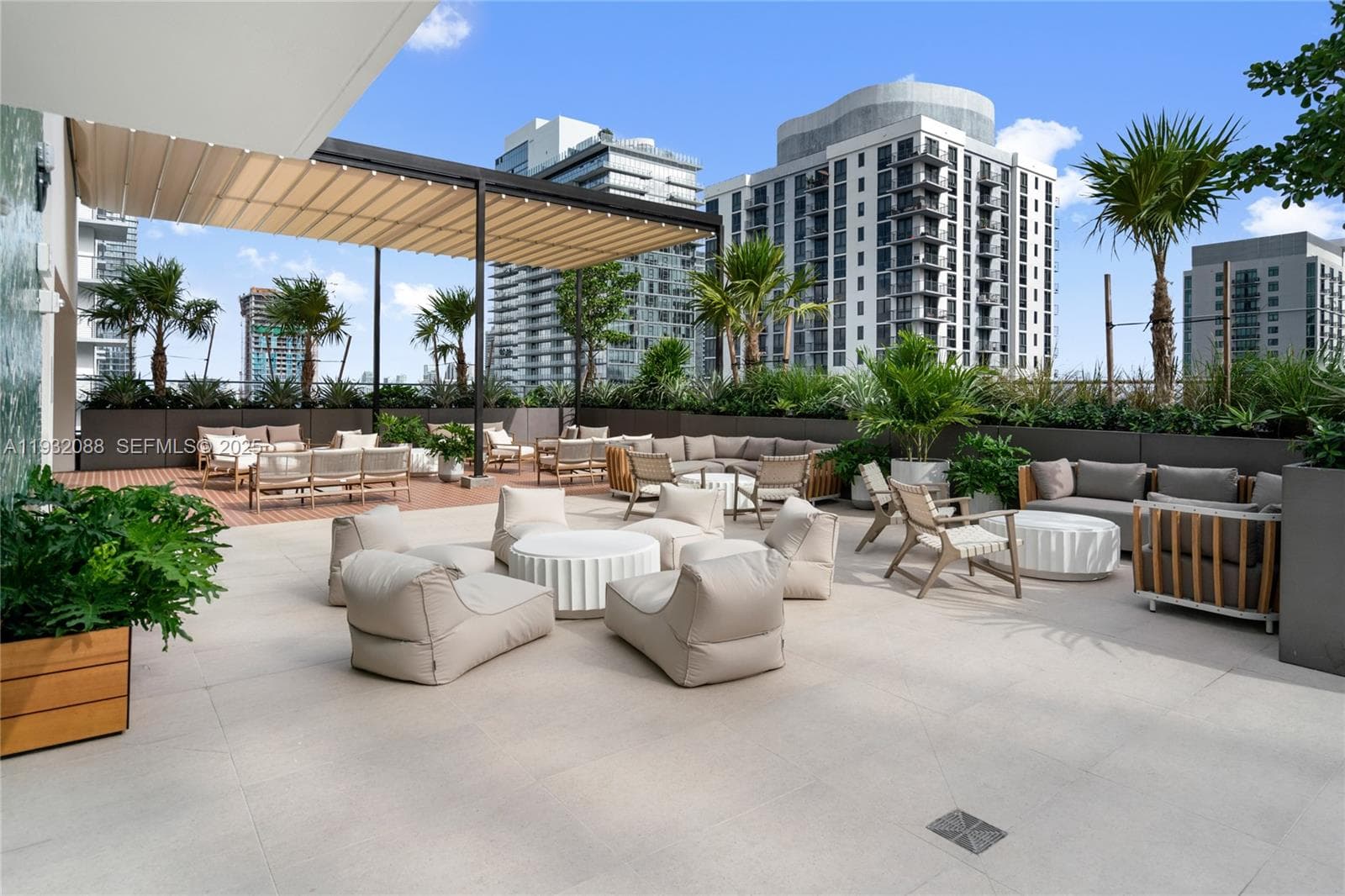 11 NE 6th St # 2005, Miami FL 33132 — 35