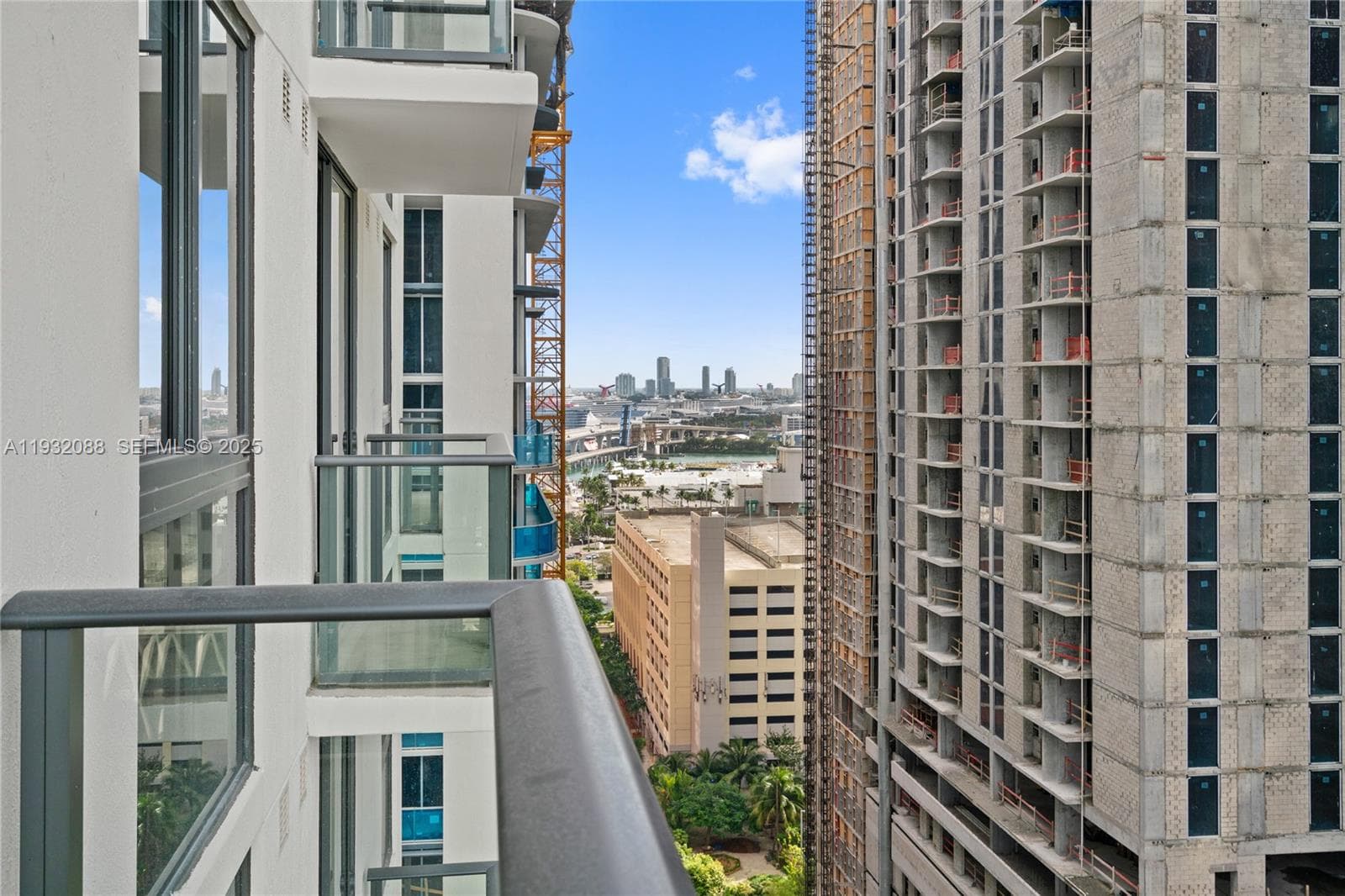 11 NE 6th St # 2005, Miami FL 33132 — 21