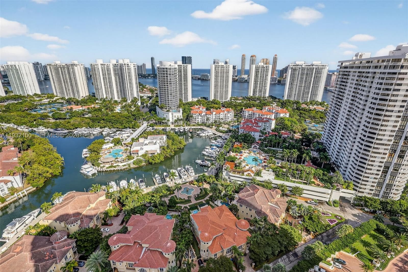1000 Island Blvd, Aventura FL 33160 — 53