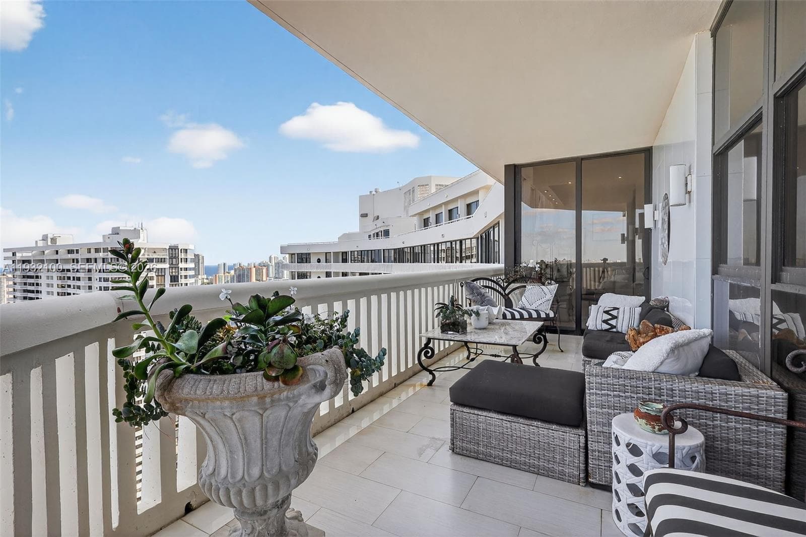 1000 Island Blvd, Aventura FL 33160 — 49