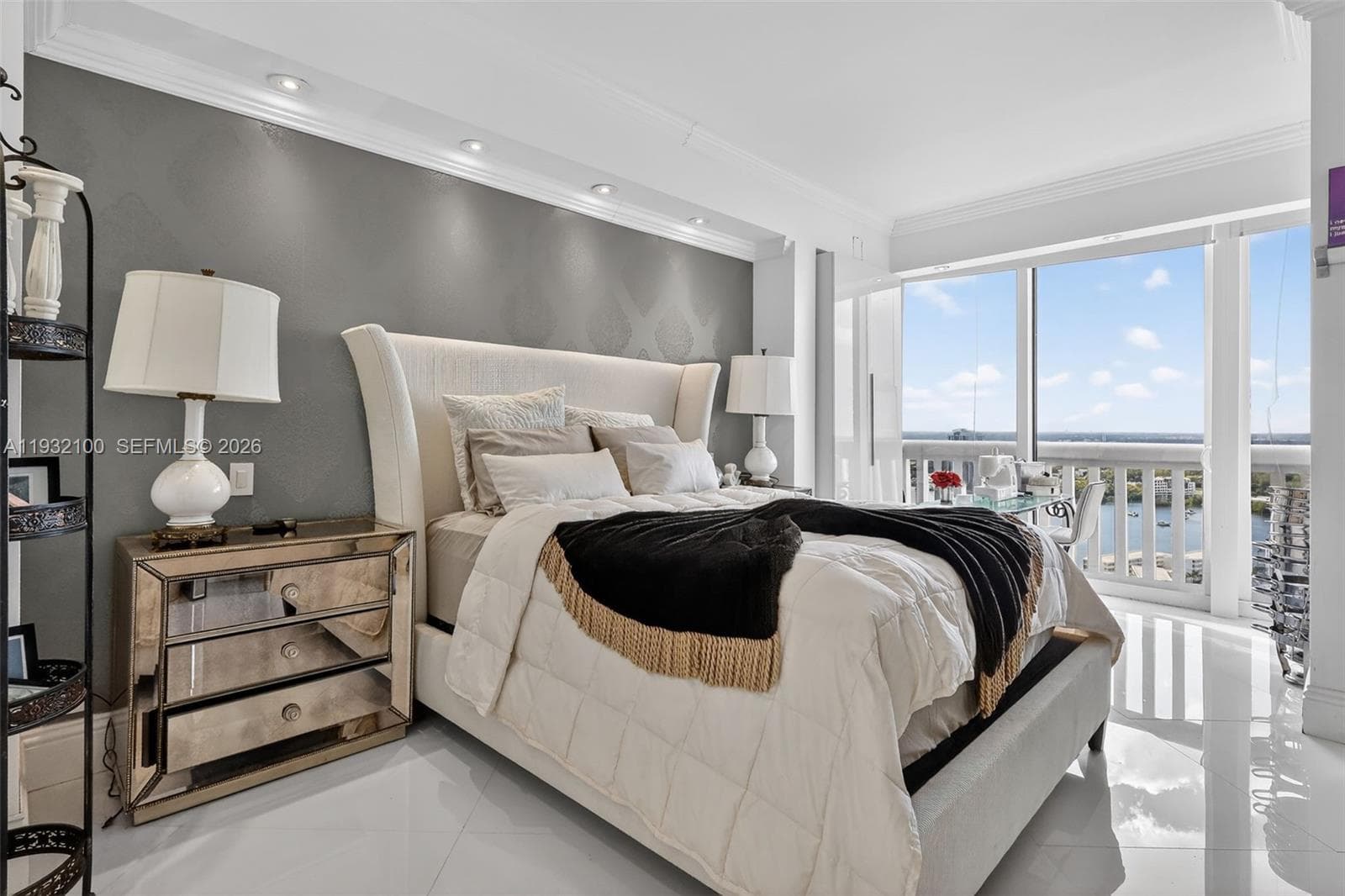 1000 Island Blvd, Aventura FL 33160 — 41