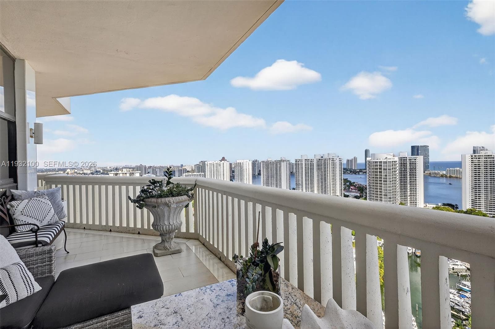 1000 Island Blvd, Aventura FL 33160 — 51