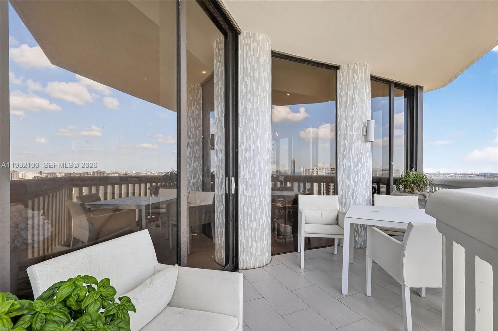 1000 Island Blvd, Aventura FL 33160 — 48