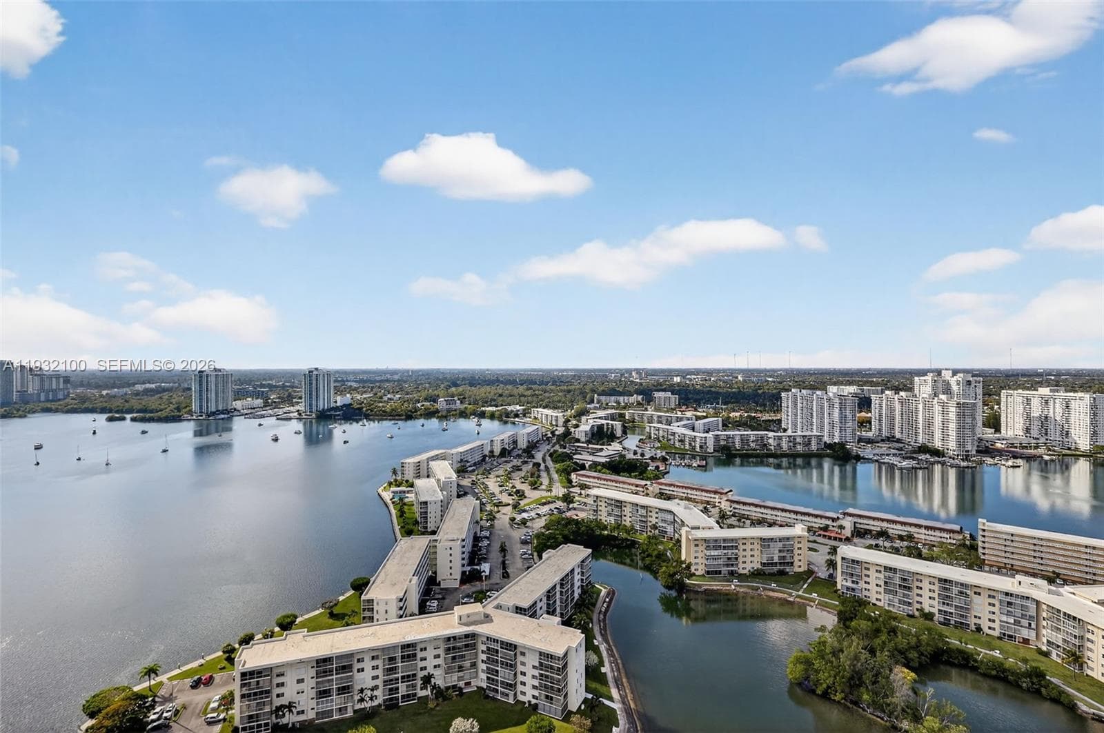 1000 Island Blvd, Aventura FL 33160 — 64