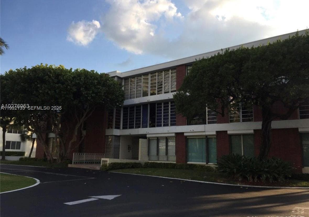 10210 Collins Ave # 306, Bal Harbour FL 33154 — 19
