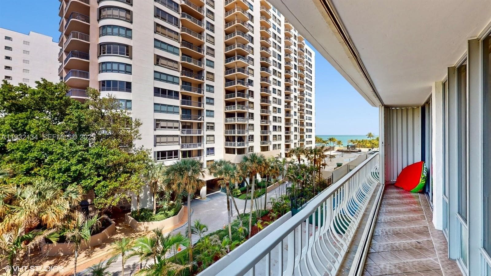 10155 Collins Ave # 410, Bal Harbour FL 33154 — 35