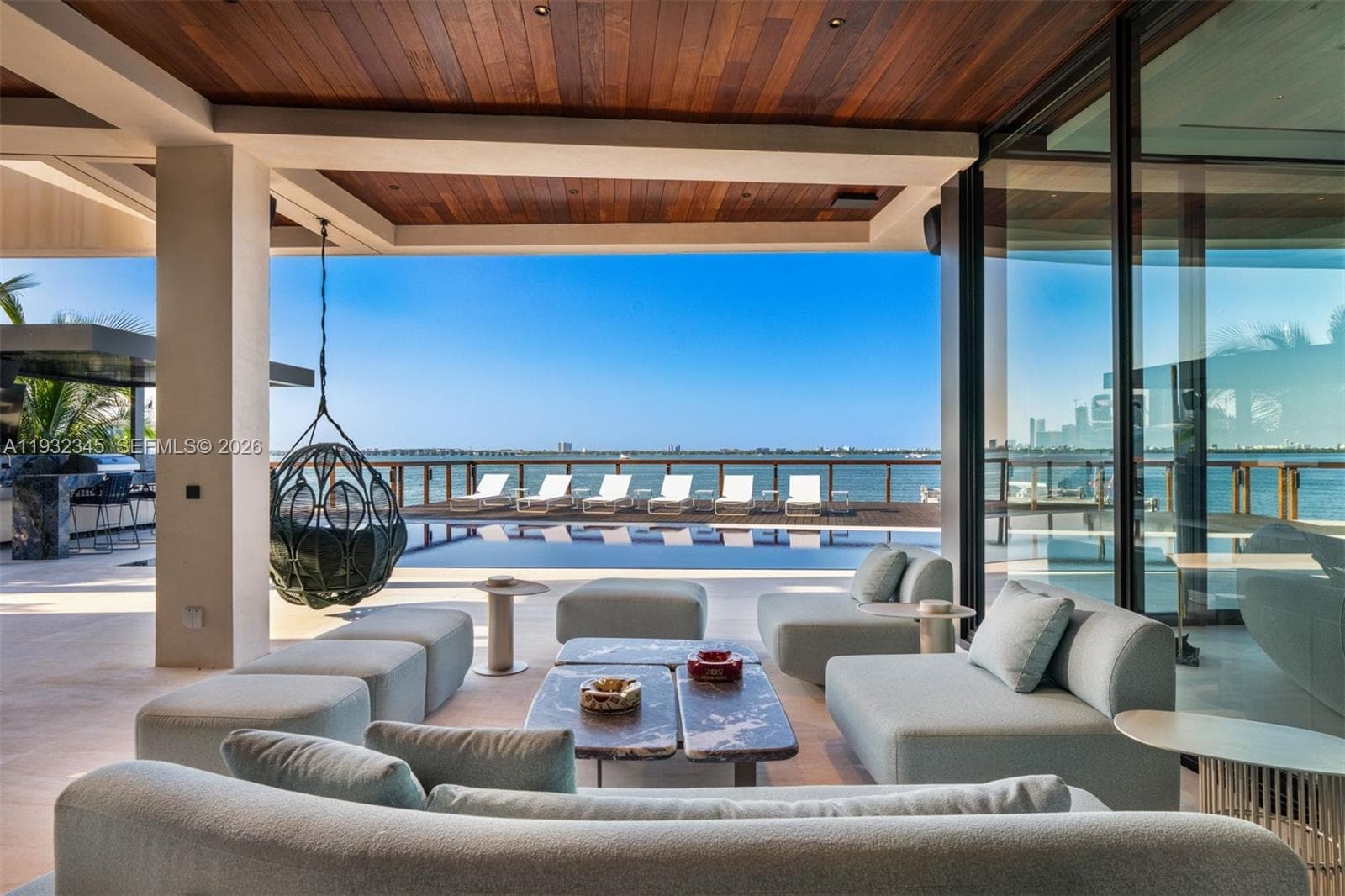 1413 N Venetian Way, Miami FL 33139 — 23