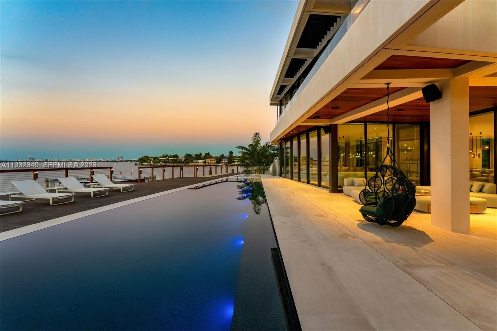1413 N Venetian Way, Miami FL 33139 — 6