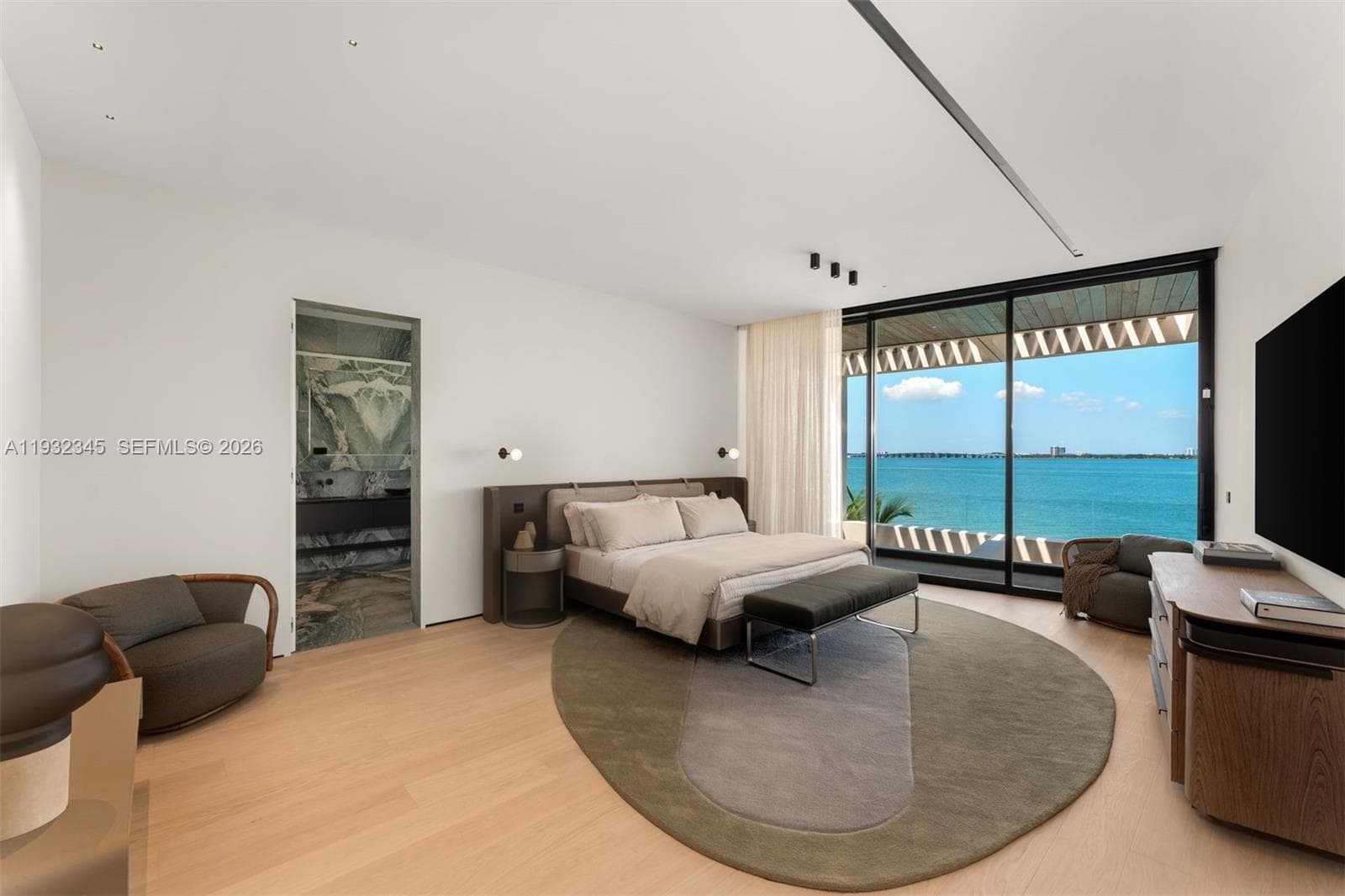 1413 N Venetian Way, Miami FL 33139 — 47
