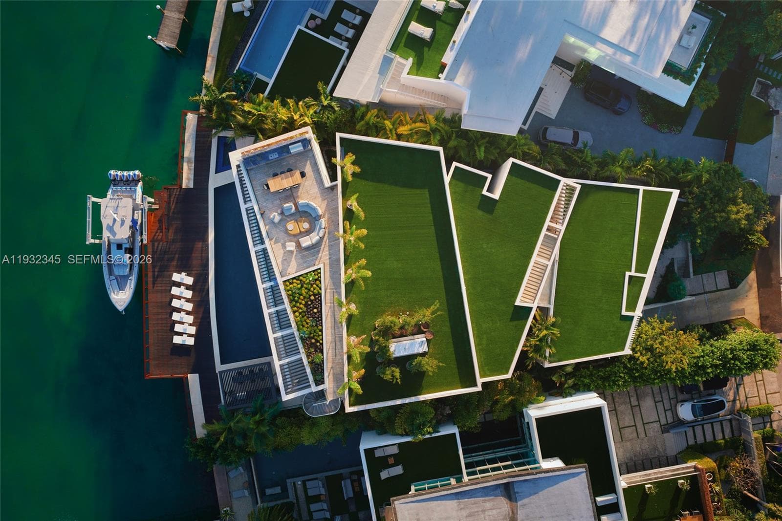 1413 N Venetian Way, Miami FL 33139 — 3