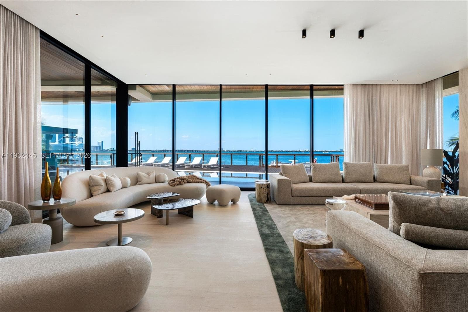 1413 N Venetian Way, Miami FL 33139 — 9