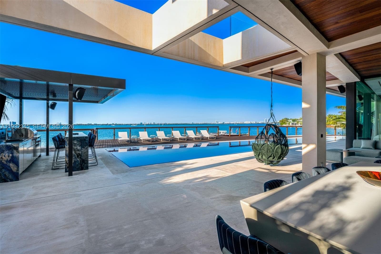 1413 N Venetian Way, Miami FL 33139 — 24