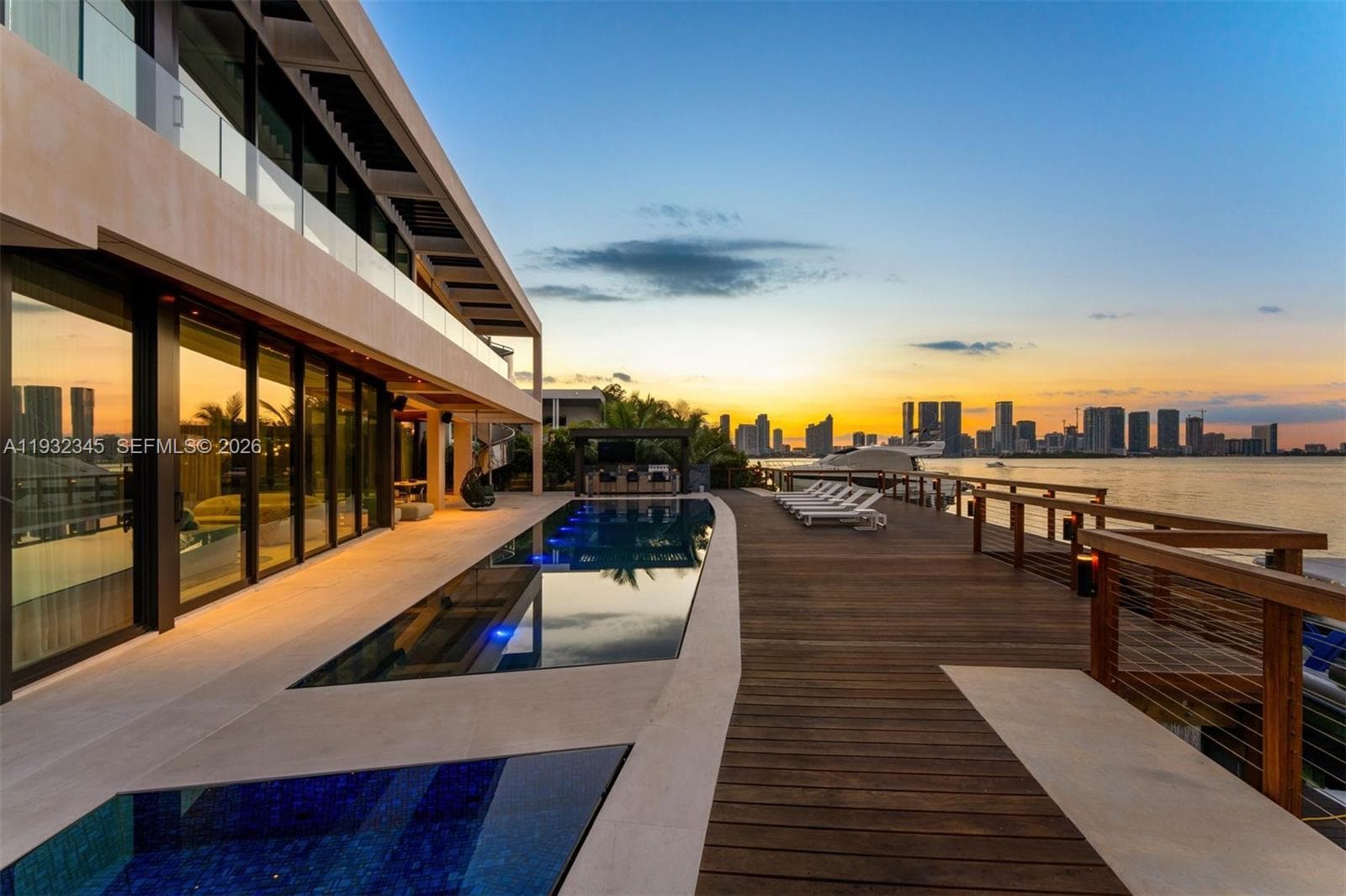 1413 N Venetian Way, Miami FL 33139 — 61