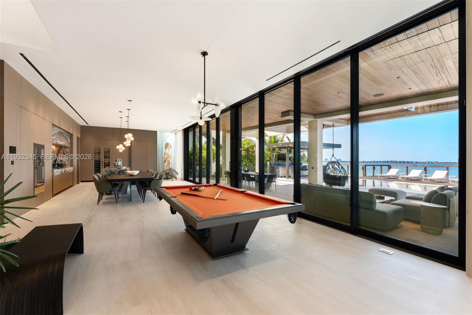 1413 N Venetian Way, Miami FL 33139 — 19