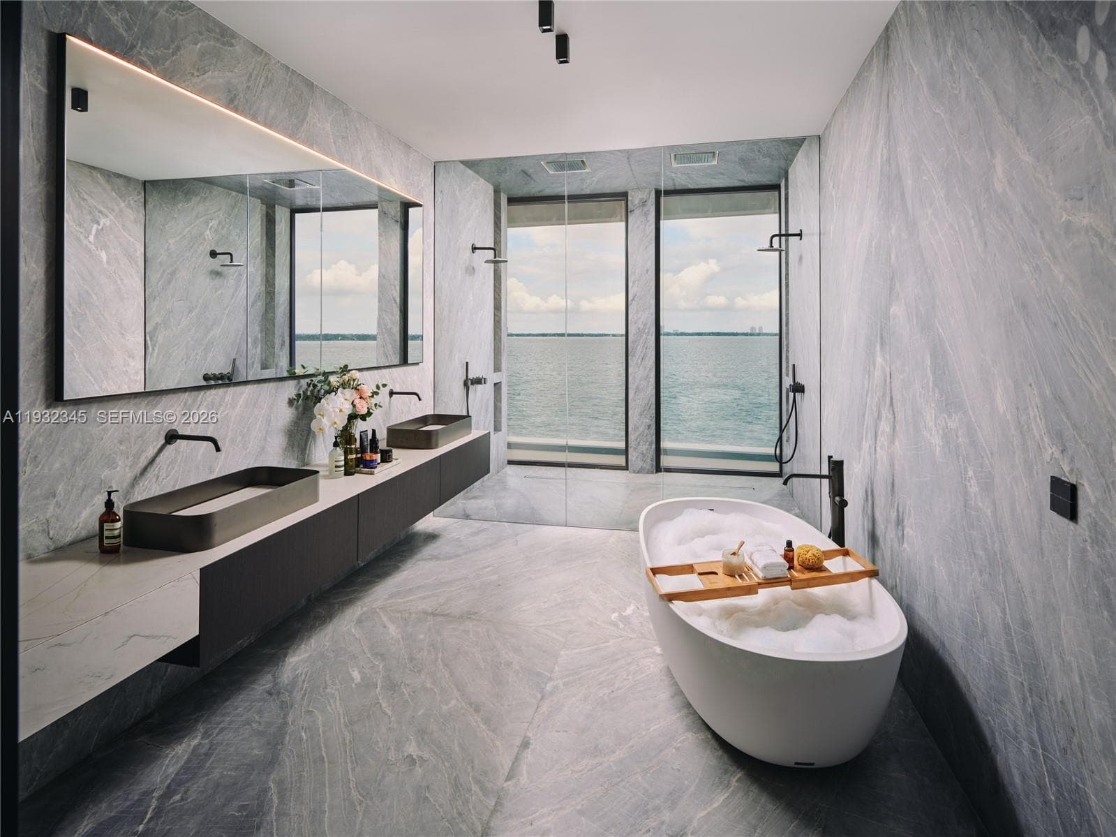 1413 N Venetian Way, Miami FL 33139 — 40